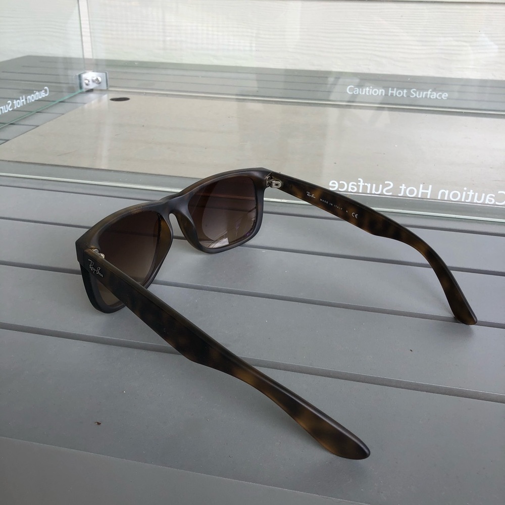 Ray-Ban sunglasses - Picture 4 of 5